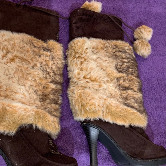 Heels - Picture 4 of 4